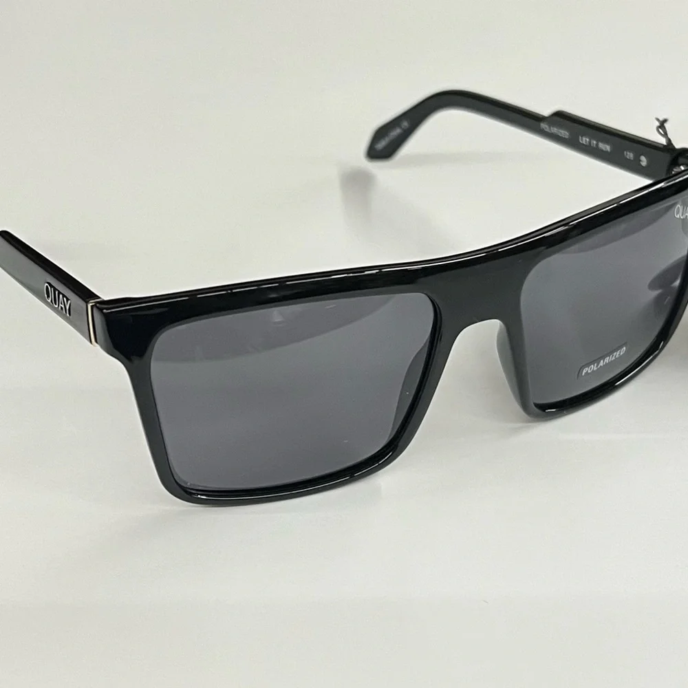 - Quay Australia Let It Run square sunglasses in black